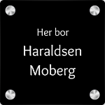 Bilde av Enkelt dørskilt i sota akryl. Eksempel på layout - copy