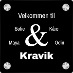 Bilde av Lag familiens personlige dørskilt i svart akryl