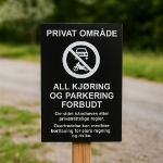 Skilt for privat område og parkering forbudt. Lages egen tekst. Kan skrues på trestolpe eller vegg.